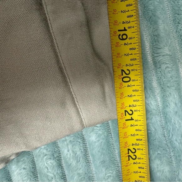 Larry Levine Woman Light tan khaki cotton Capris Capri pants size 24W - Picture 9 of 11